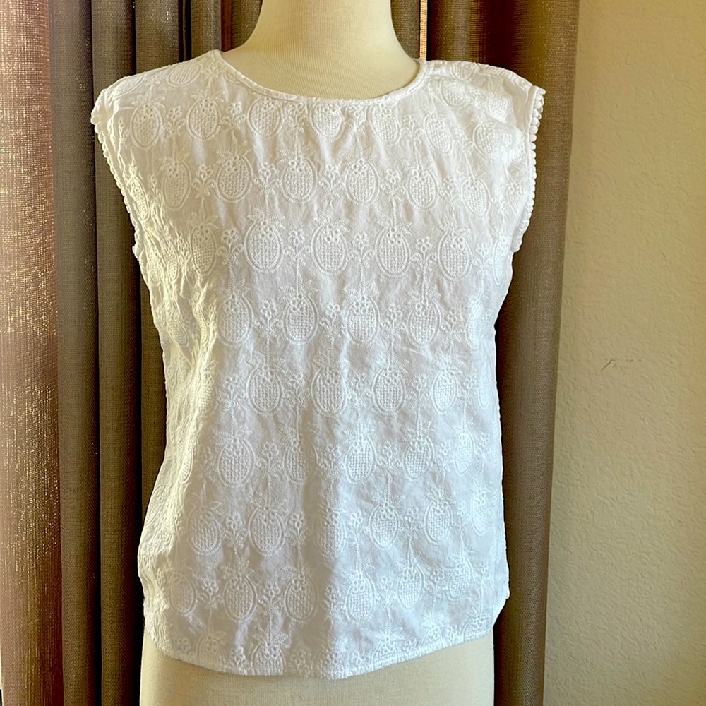 White eyelet pineapple motif blouse